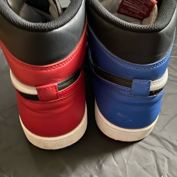 Air Jordan 1 Retro High OG Top 3 (2016) main image 7
